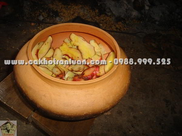 Niêu cá lót giềng