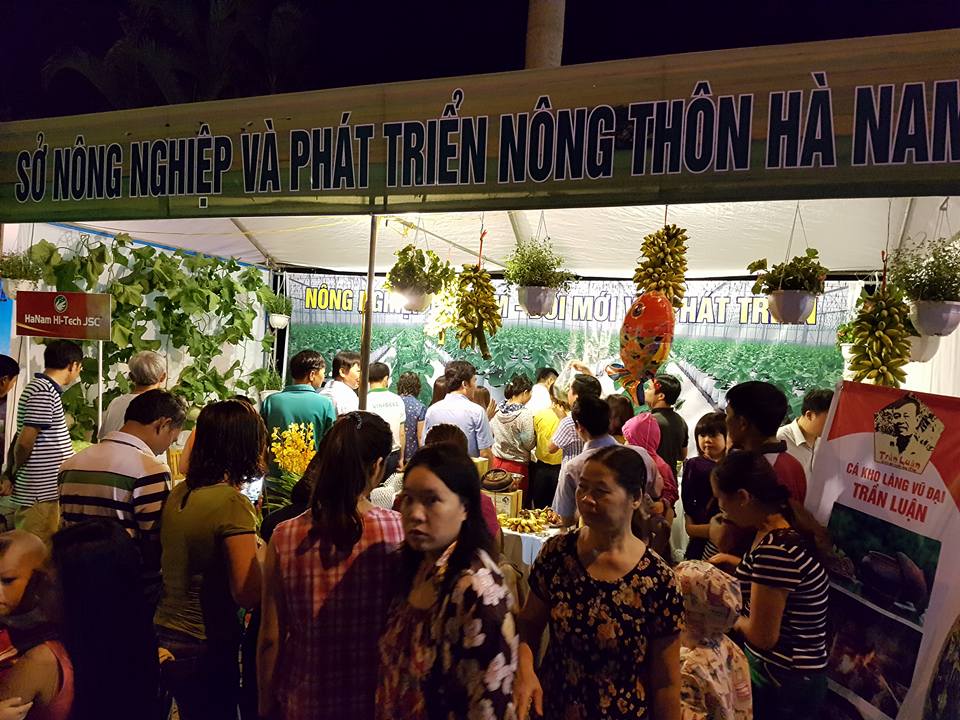 h&ocirc;̣i chợ giới thi&ecirc;̣u n&ocirc;ng sản sạch