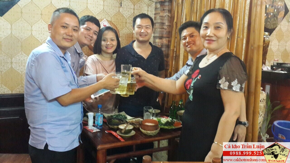 doi ngu nha hang com nieu viet nam