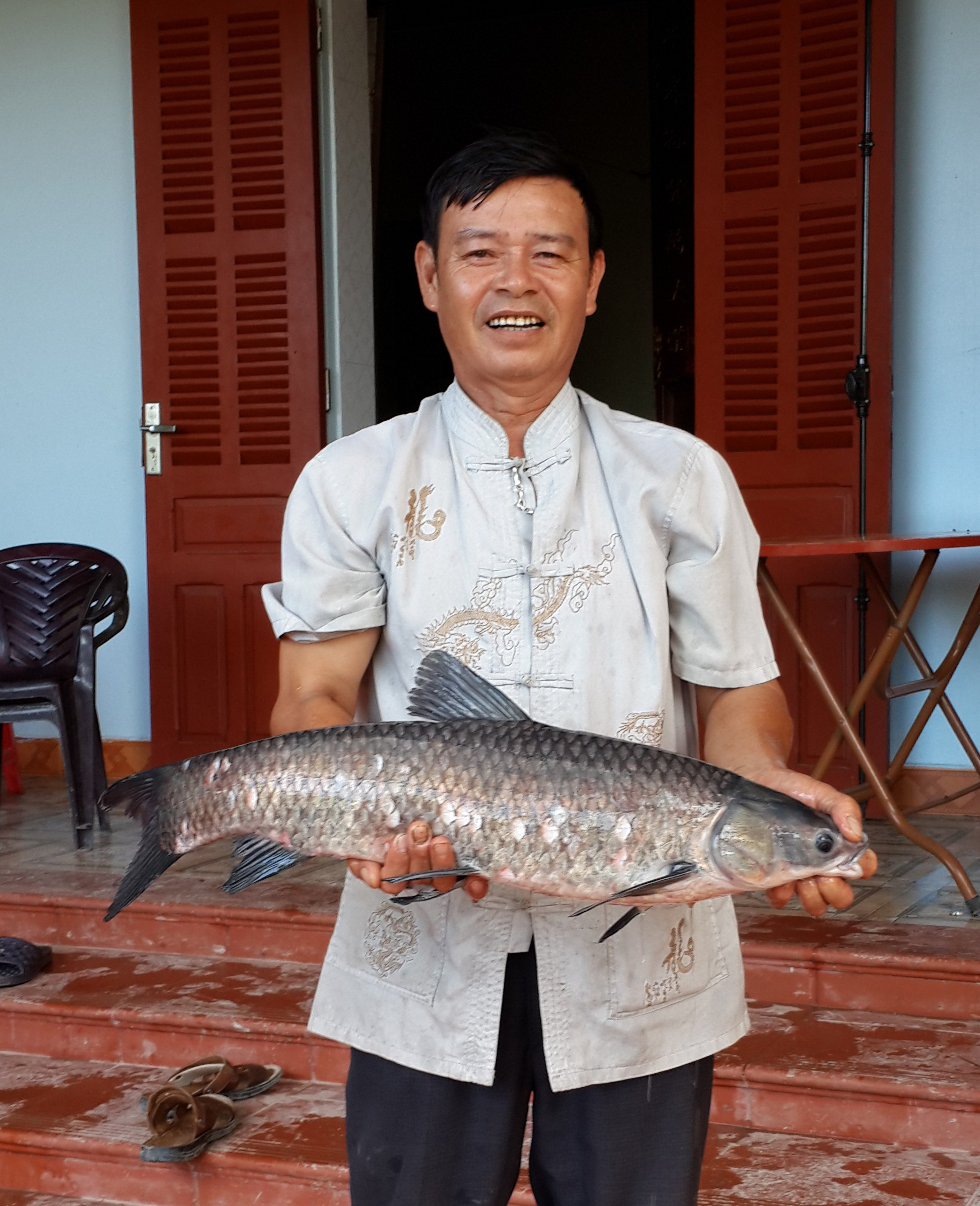 nông dân kiếm tiền tỉ từ cá kho