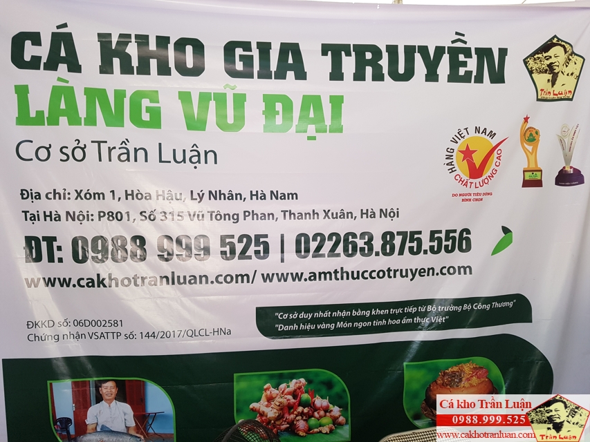 cá kho làng vũ đại tại hội chợ