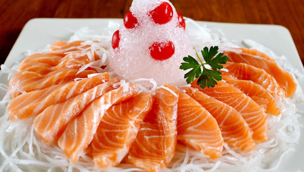 Ăn cá hồi sống có tốt không?