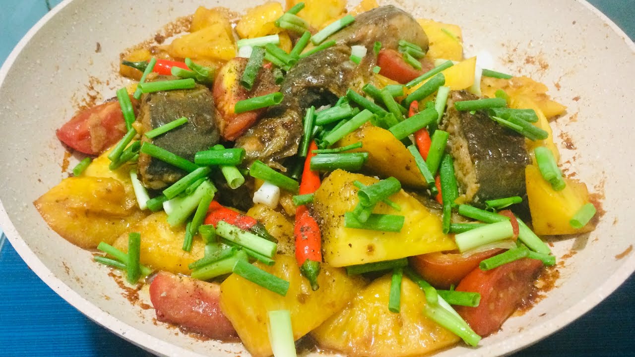 Cách làm cá cam kho dứa ngon ngọt tốn cơm