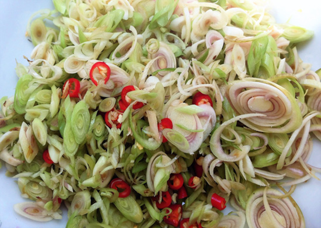 Cách làm món cá chép giòn chiên sả ớt