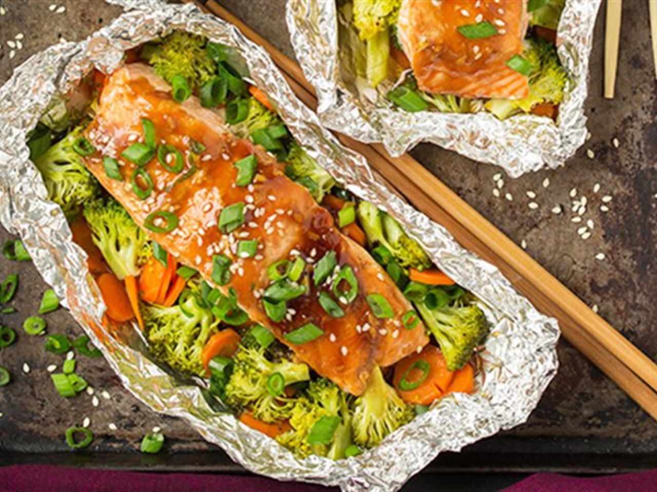 Hướng dẫn làm món cá hồi nướng giấy bạc