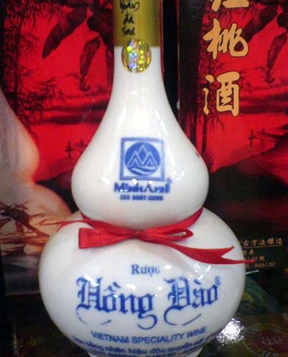 Rượu Hồng Đào Quảng Nam