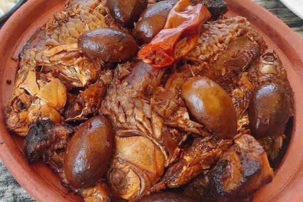 Niêu diếc om trám