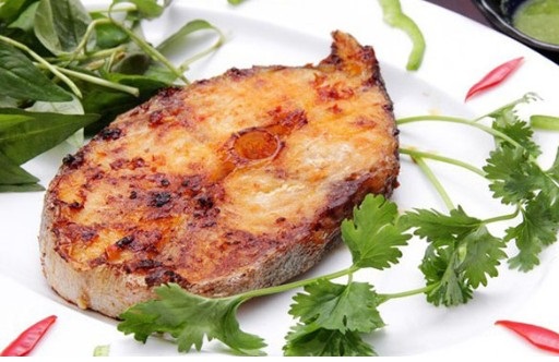 Hướng dẫn làm món cá bớp chiên nước mắm tại nhà