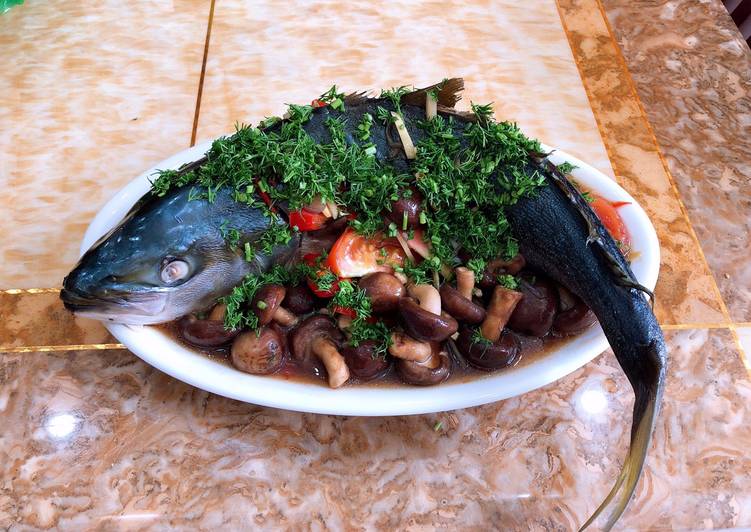 Thưởng thức cá hấp