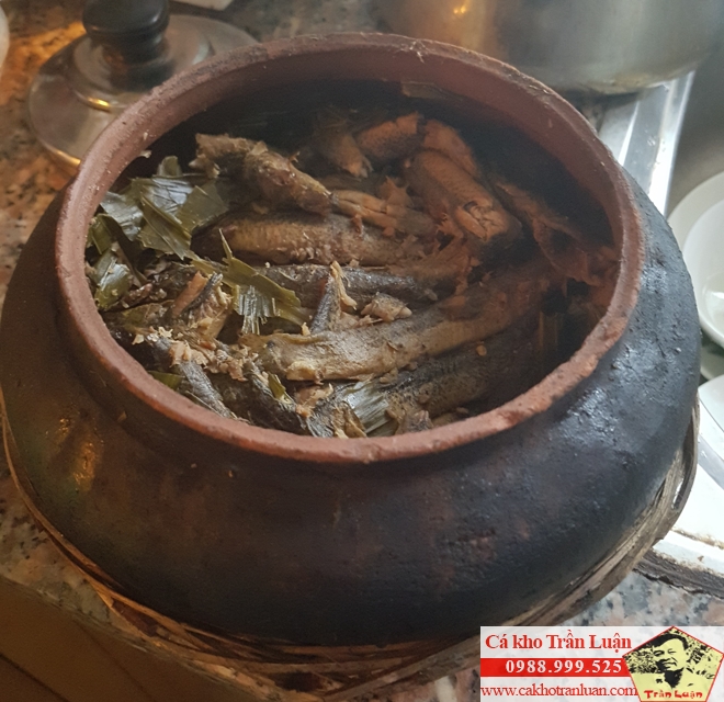 chạch kho niêu đất