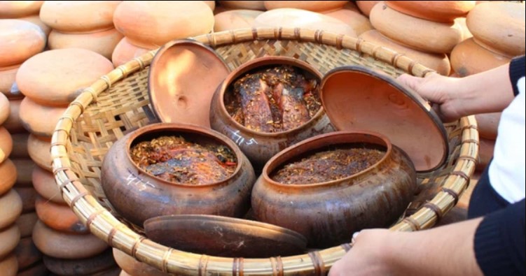 Cá kho cổ truyền Đại Hoàng