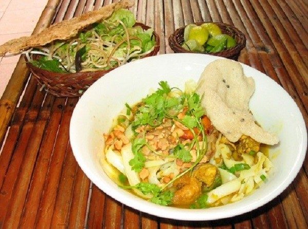 Mách bạn 2 cách nấu mì Quảng cá lóc ngon đúng điệu