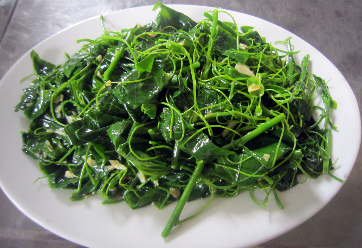 Một số món ăn hấp dẫn từ rau bò khai