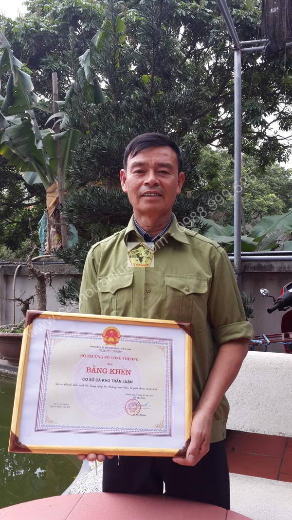       Nhận bằng khen của Bộ trưởng Bộ Công Thương